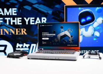 Chinese Modders Convert PlayStation 5 into ,750 Laptop with 17.3-Inch 4K Display